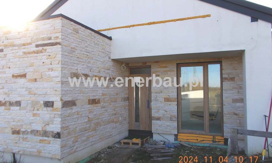 Dom jednorodzinny w miejscowości Wałdowo Królewskie, woj. kuj.-pom. - Ogrzewanie podłogowe ,sufitowe i promiennikowe